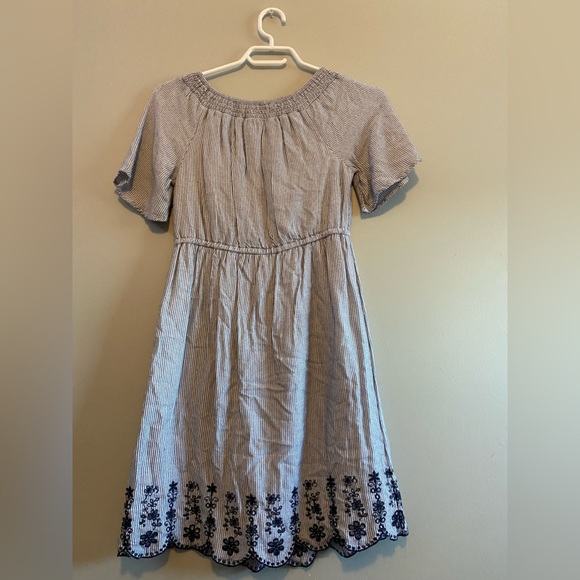 Old navy dress - Picture 2 of 3